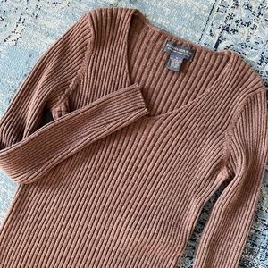 Banana Republic Extra Fine Italian Merino V-neck - Womens (M)